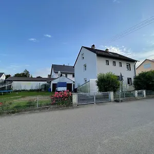 Apartment Guntia Mit Großem Garten, Günzburg